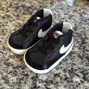 Nike Kids Black and White Sneakers